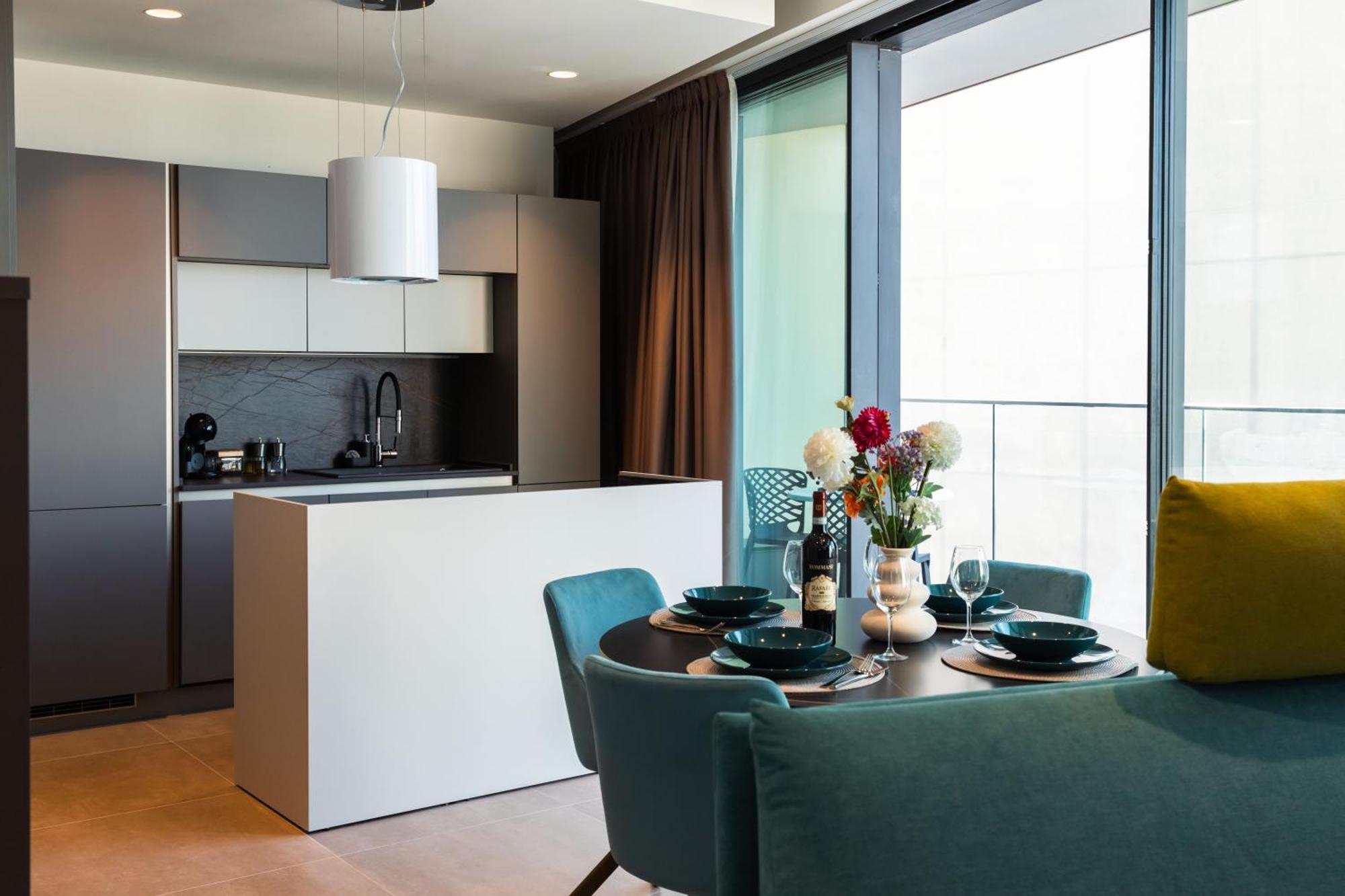Mercury Tower Exclusive 1br With Rooftop Pool By Arcobnb Apartment *