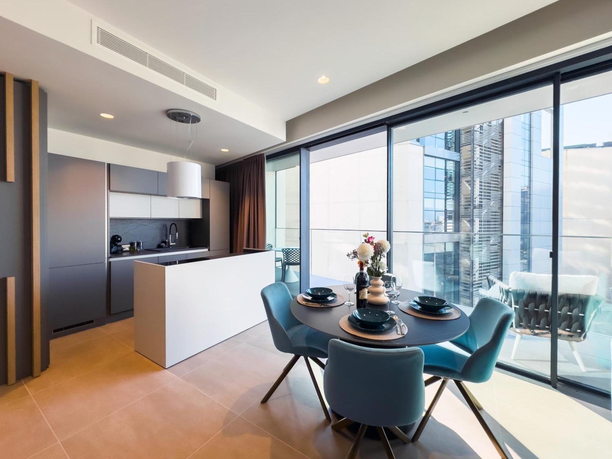 Apartment Mercury Tower Exclusive 1br With Rooftop Pool By Arcobnb