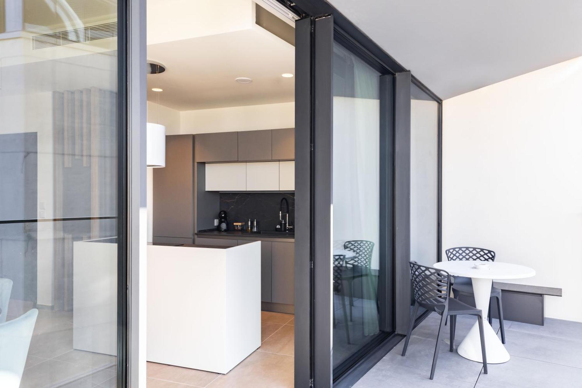 Mercury Tower Exclusive 1br With Rooftop Pool By Arcobnb Apartment *