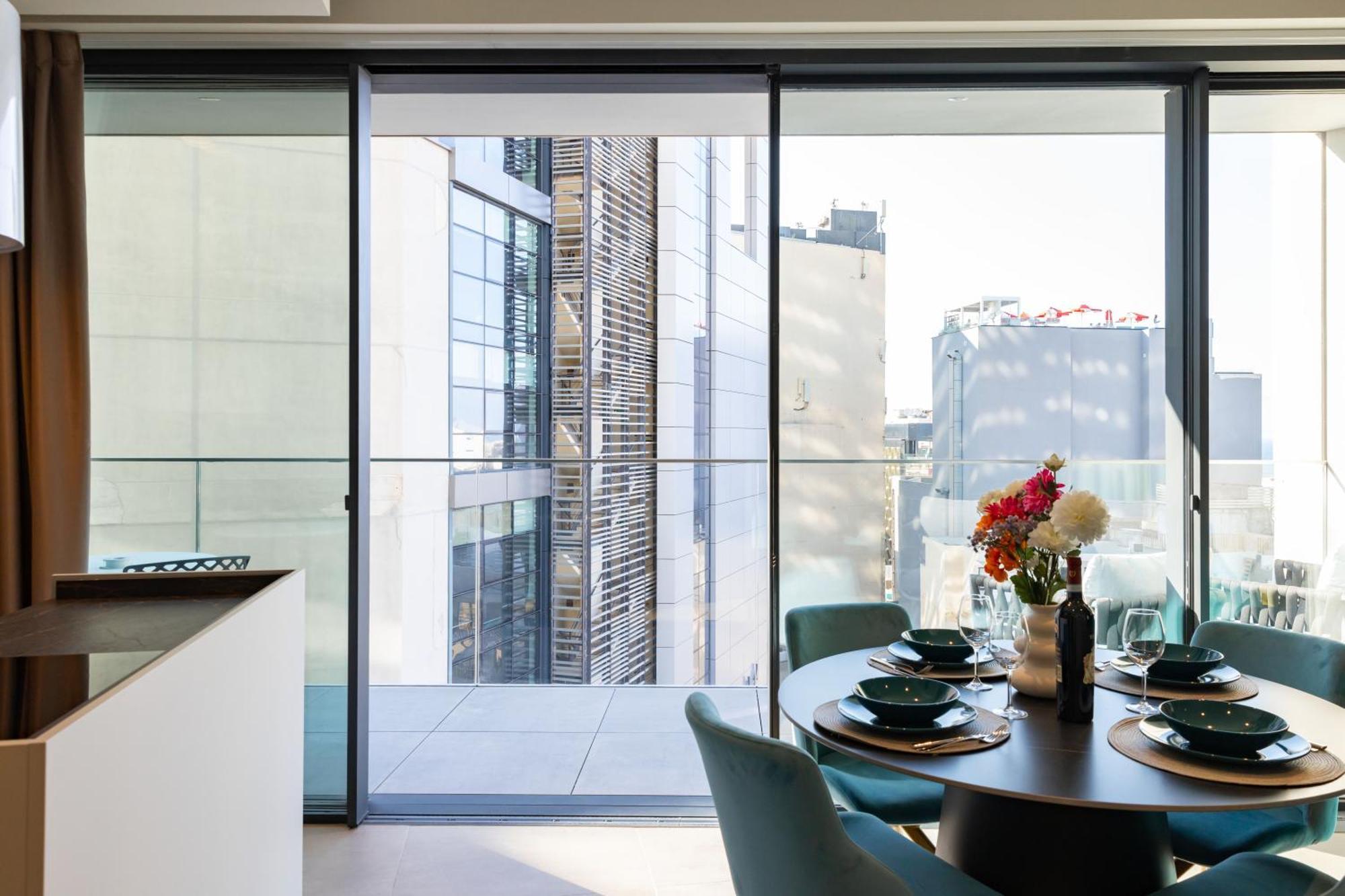 Apartment Mercury Tower Exclusive 1br With Rooftop Pool By Arcobnb