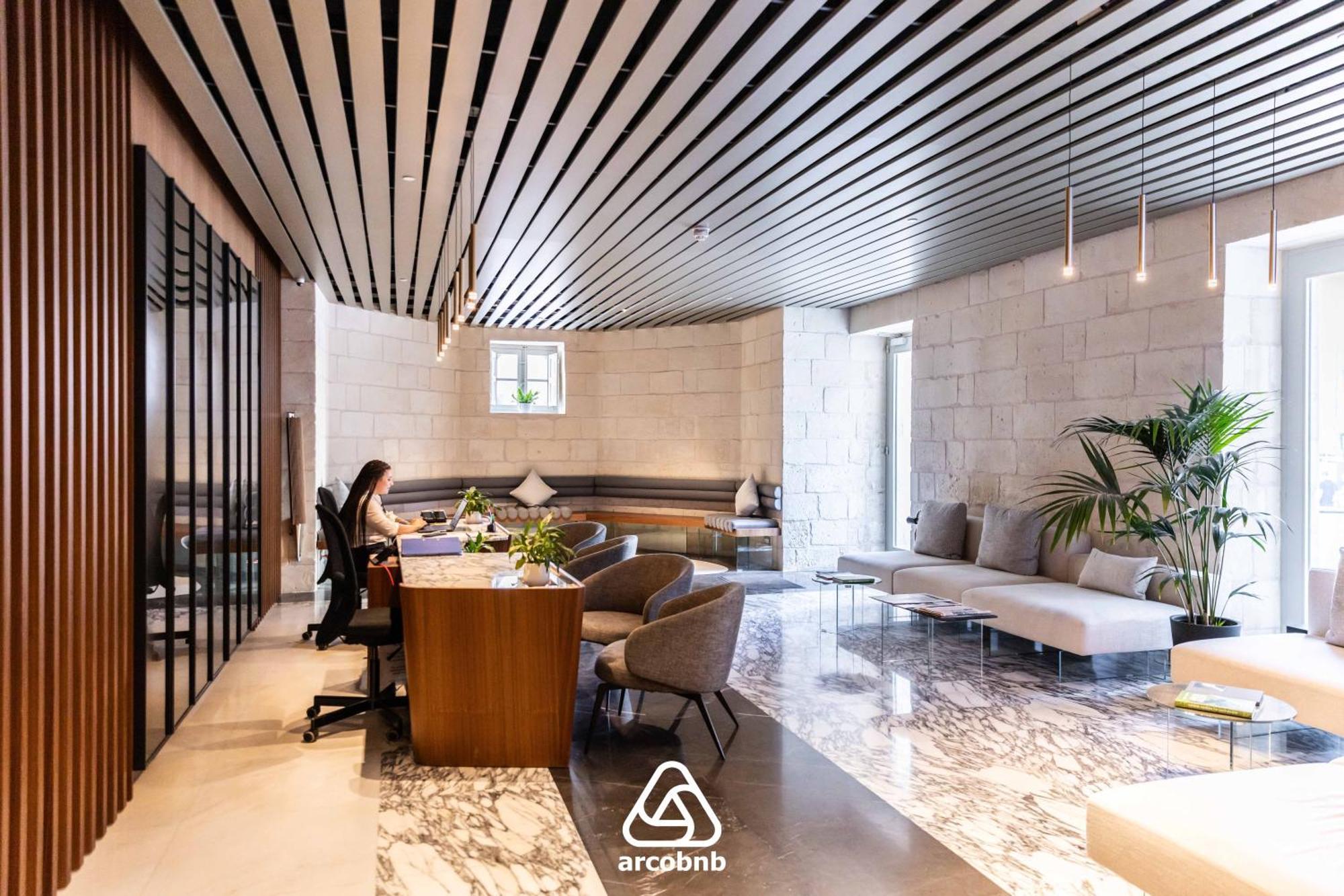 Mercury Tower Exclusive 1br With Rooftop Pool By Arcobnb