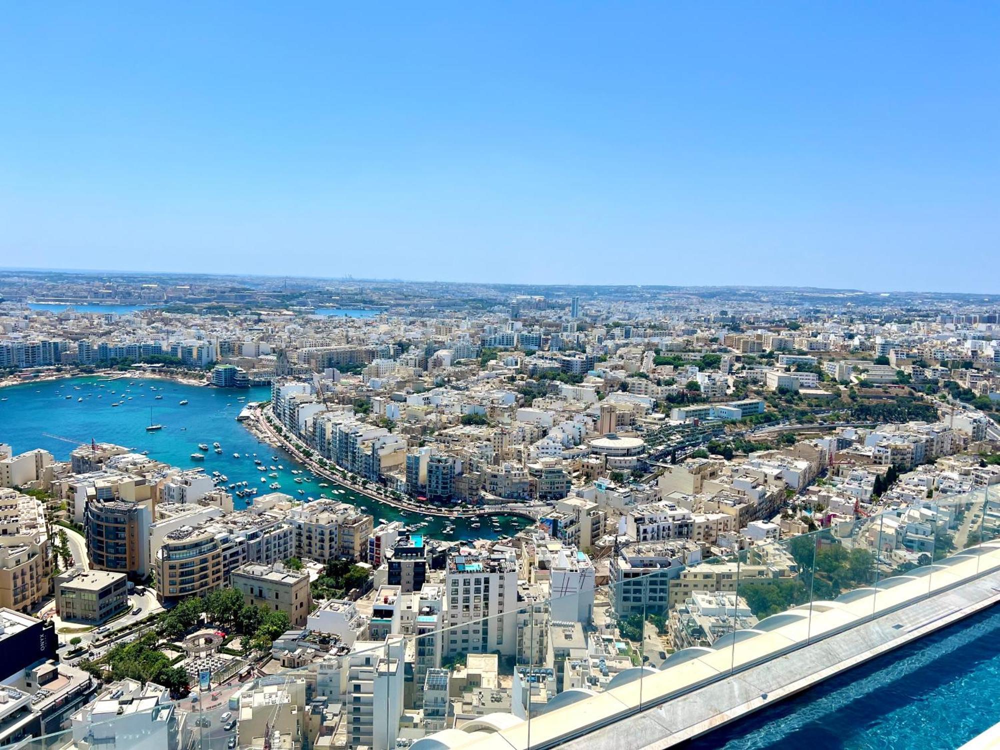 Apartment Mercury Tower Exclusive 1br With Rooftop Pool By Arcobnb *