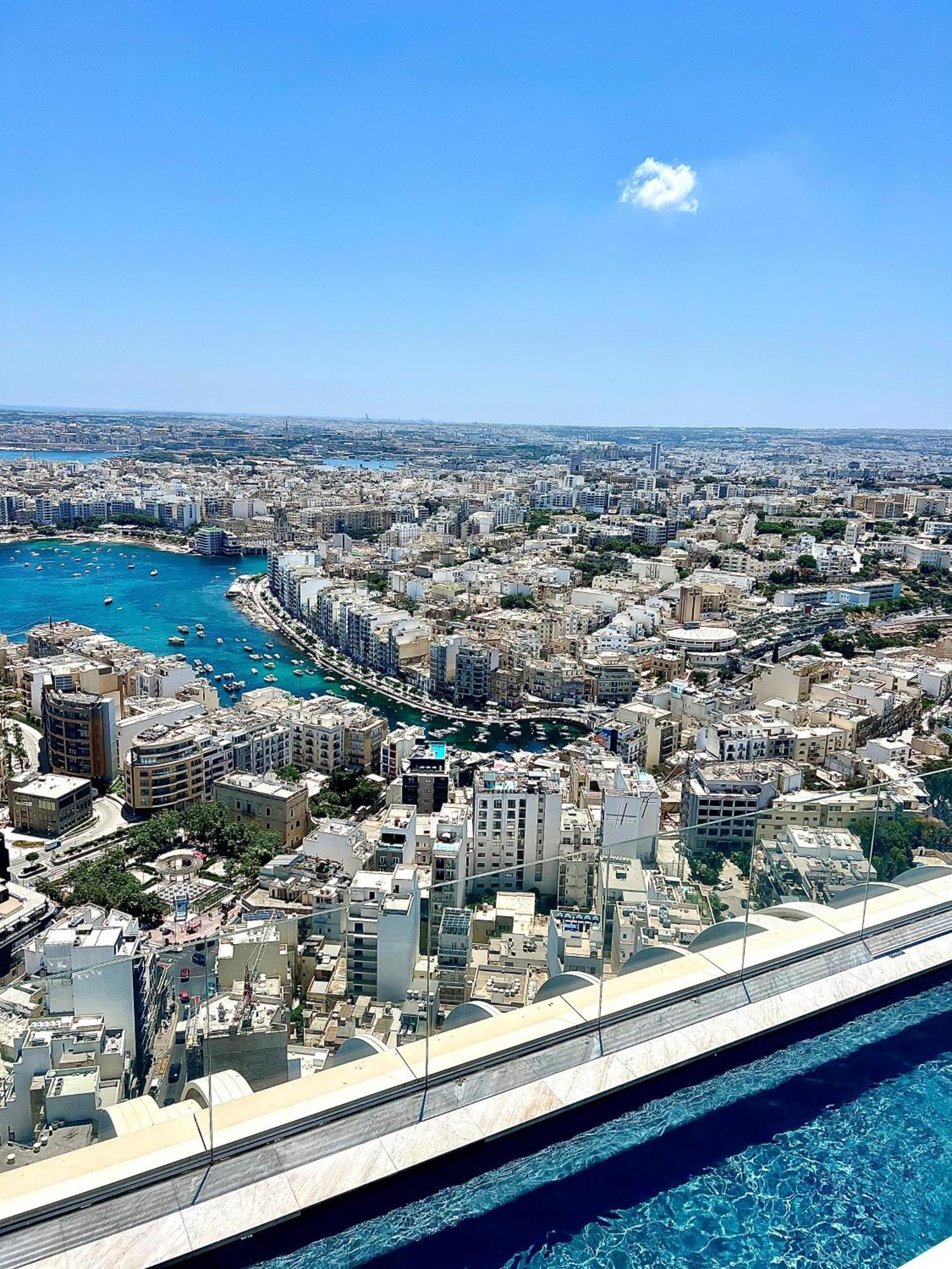 Mercury Tower Exclusive 1br With Rooftop Pool By Arcobnb